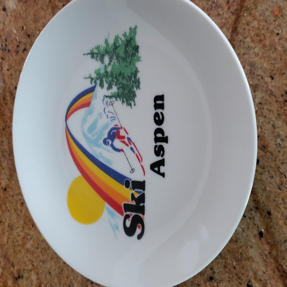Ski Aspen PAPEL USA Souvenir Collectible Plate, Rainbow Mountains Skier, 8.25"